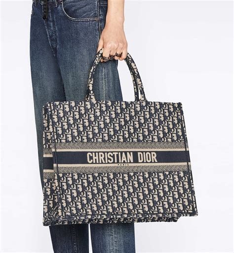 cabas christian dior|christian dior purses on displays.